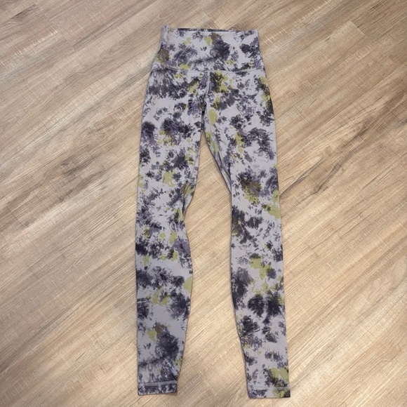 Lululemon Align High-Rise Pant 28"
Radial Tie Dye Mauve Grey Multi
Size 2 - Picture 5 of 8